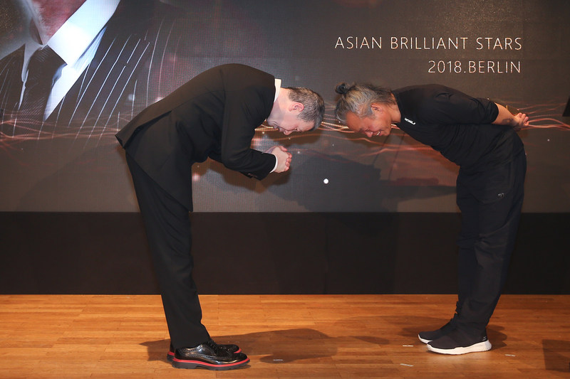 From left to right: Feng Xiaogang, Kim Ki Duk